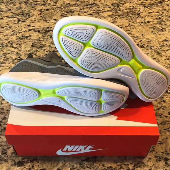 ⭐️NIBMENS NIKE LUNARCHARGE ESSENTIAL-PICS INSIDE⭐️ - Picture 6 of 7